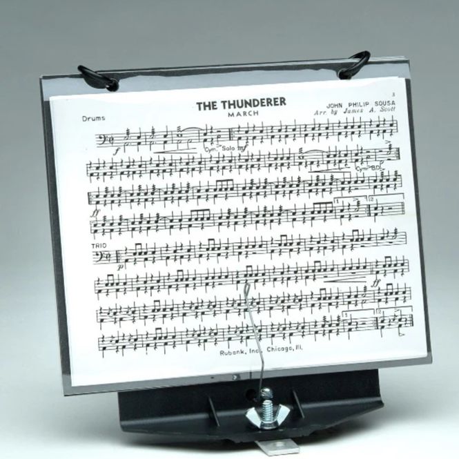 Hovedbilde DEG HC240 Marsjmappe med feste til skarptromme
